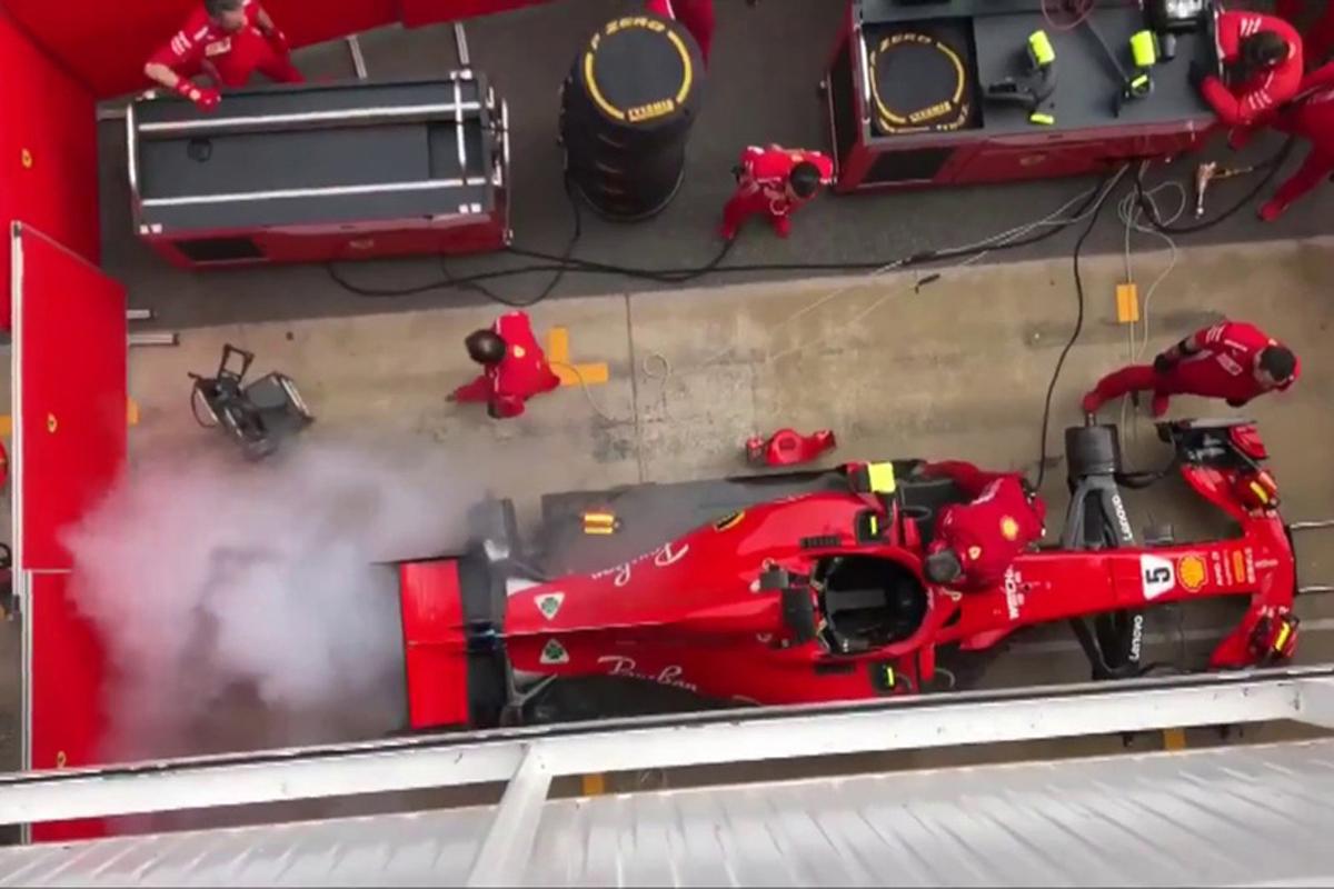 フェラーリF1エンジン勢のF1プレシーズンテストでの“大量の煙”が話題