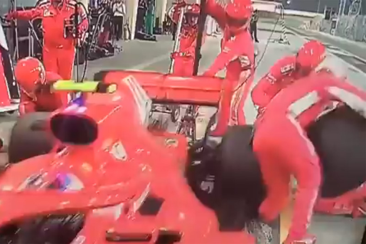 【動画】フェラーリのメカニック、ライコネンのピット事故で脚を骨折