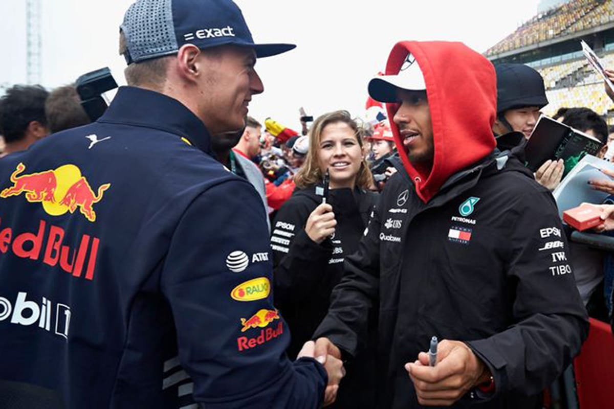 ルイス・ハミルトン、フェルスタッペンに自ら握手の“大人の対応”
