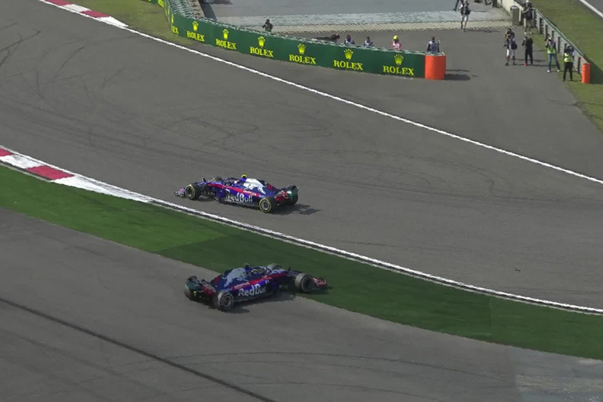 【動画】 トロロッソ・ホンダ、チームメイト同士で接触 / F1中国GP