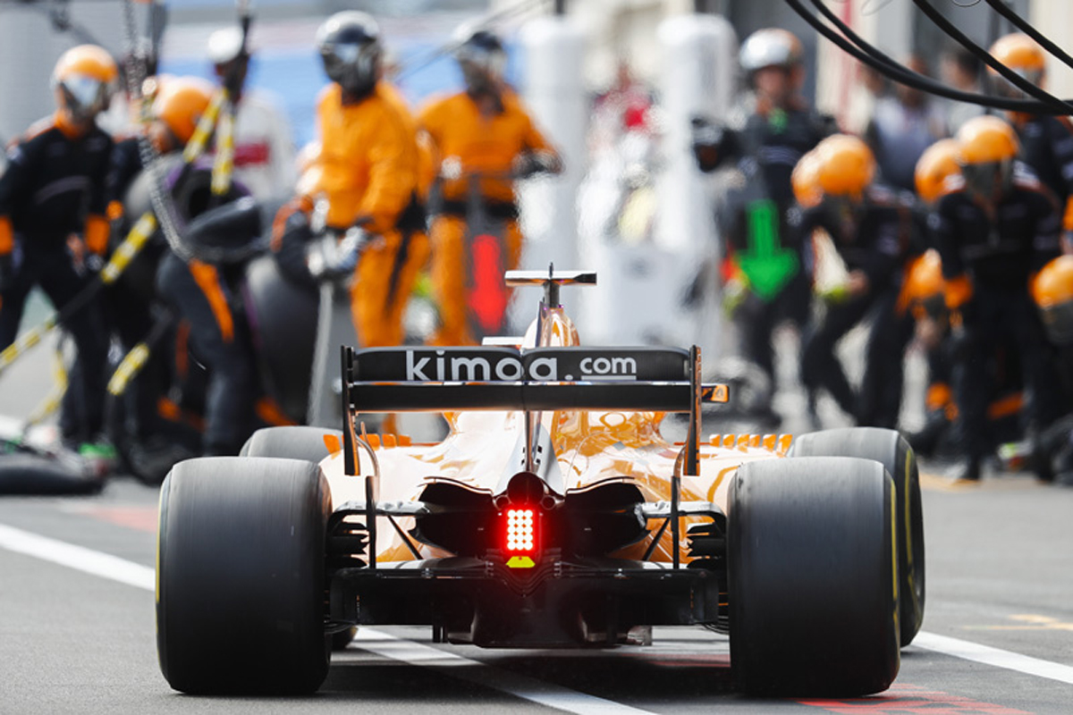 マクラーレン、F1フランスGP決勝日に“緊急ミーティング”