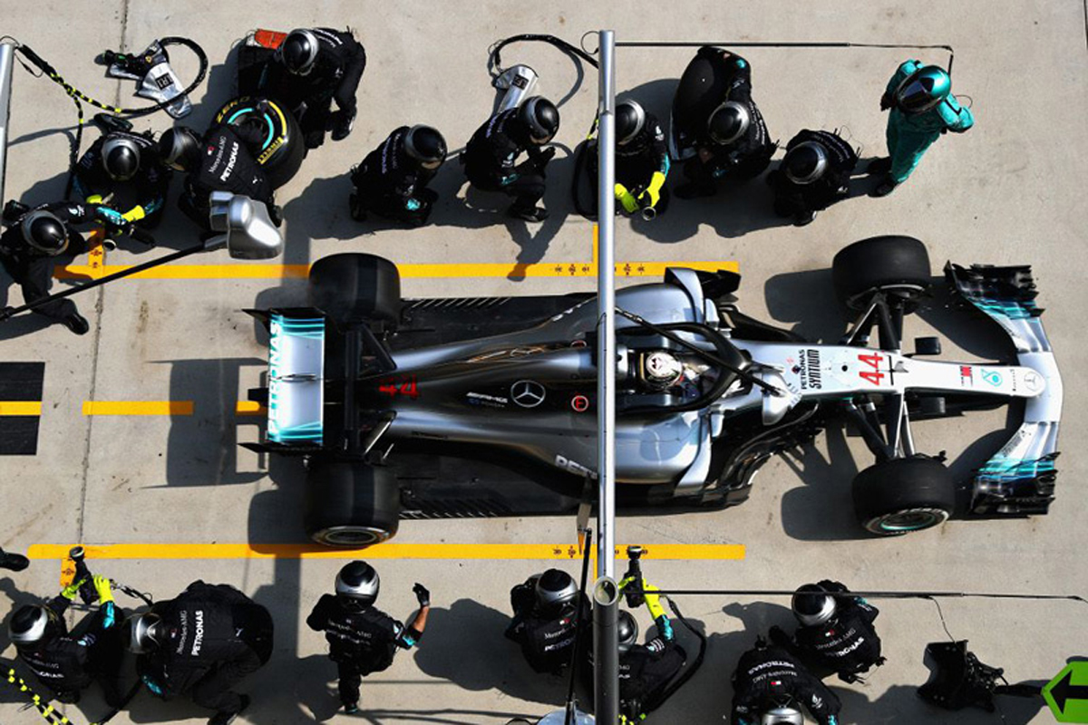 FIA 「メルセデスのタイヤ交換の“ブラフ”は規約違反ではない」