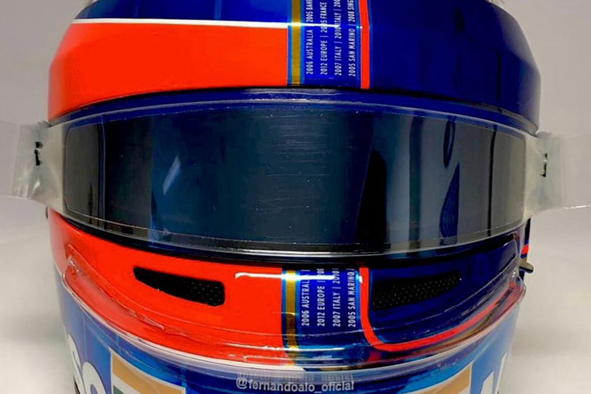 フェルナンド・アロンソ、F1引退レースに特別ヘルメットを用意