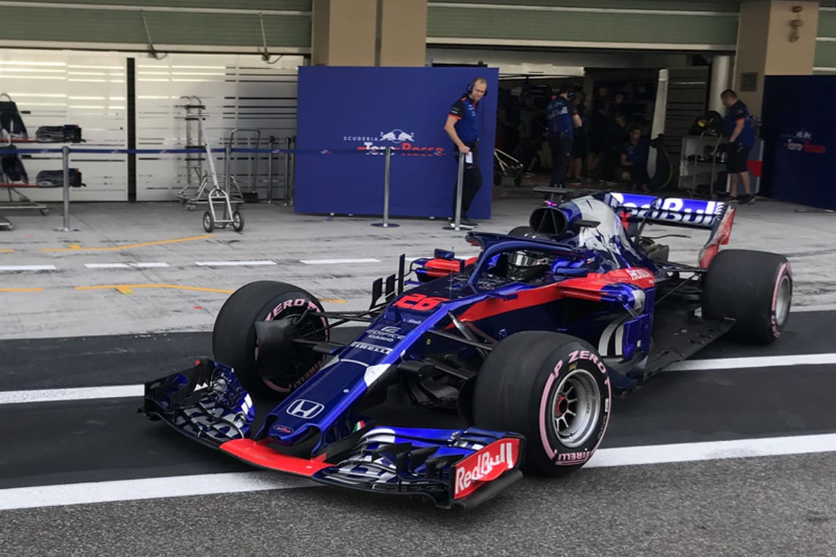 ダニール・クビアト、トロロッソ・ホンダで走行を開始