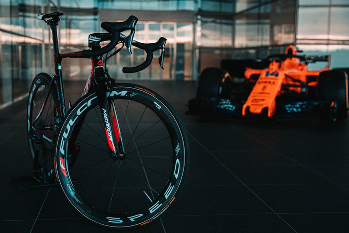 マクラーレン、バーレーン・メリダと提携して自転車レースに参入