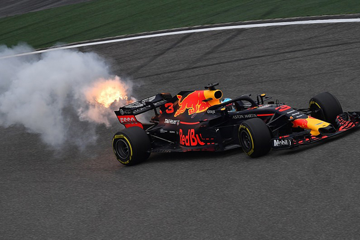 レッドブル、ルノーへの批判は止まず 「F1へのコミットに欠けている」