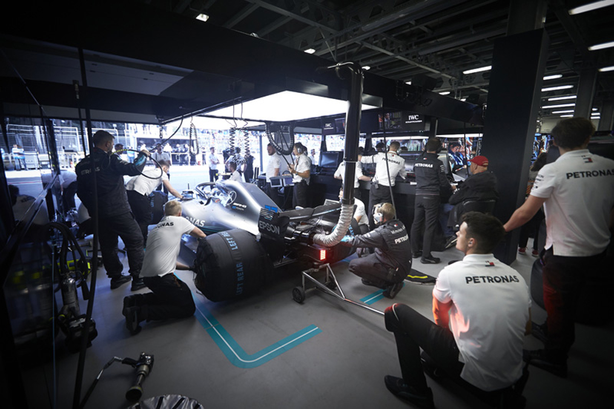 メルセデス、2019年F1パワーユニットは“ほぼ新設計”との報道