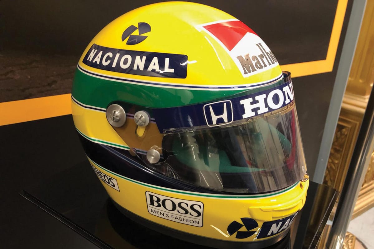 アイルトン・セナのF1王座獲得年の実使用ヘルメットがオークションに登場