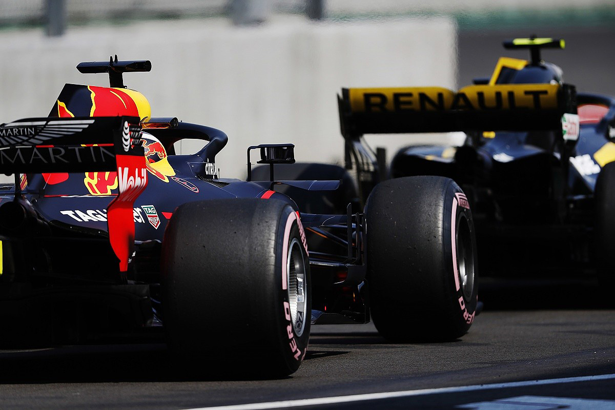ルノーF1 「レッドブル・レーシングは我々のことを恐れている」