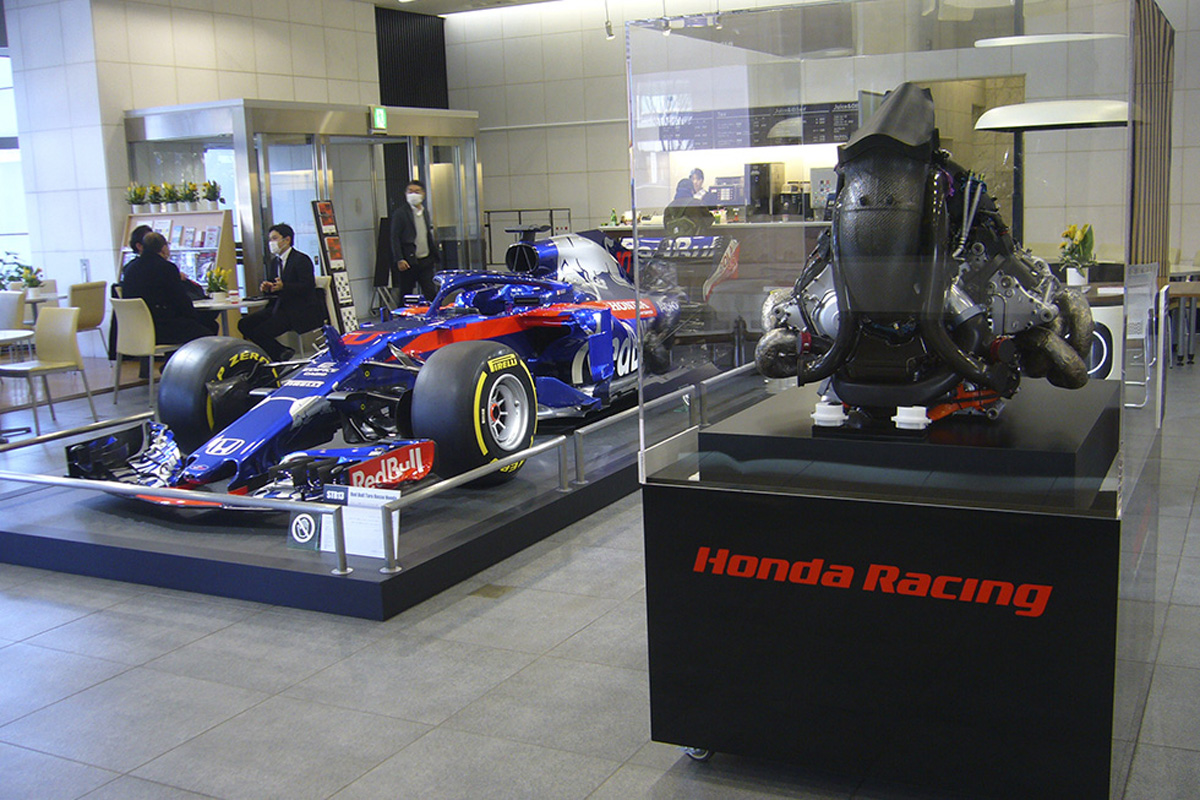 ホンダF1 | トロロッソ・ホンダ STR13＋パワーユニット「RA618H」展示