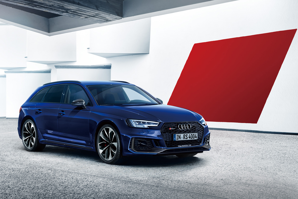 アウディ、新型RS4 アバントを発表