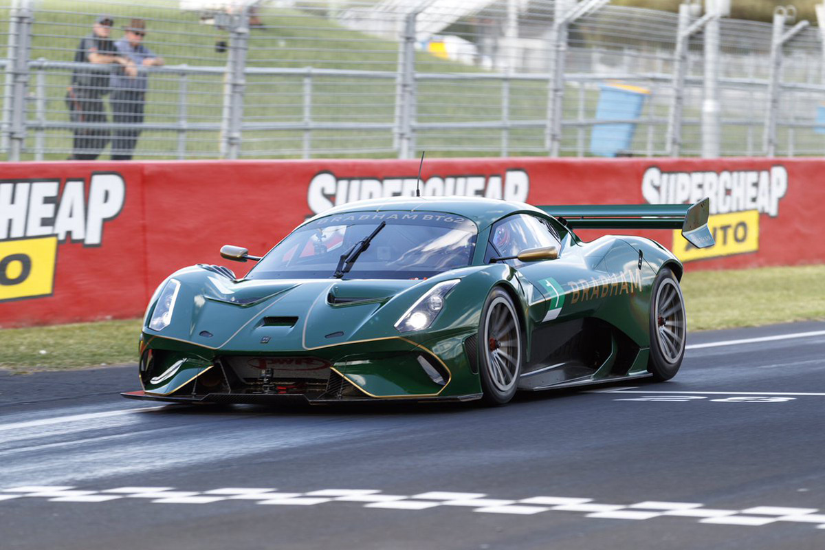 名門復活の狼煙!ブラバム BT62がマウント・パノラマのレコード更新