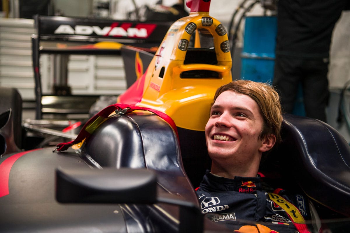 モースポフェス  | ダニエル・ティクトゥムがレッドブルF1カーでデモ走行