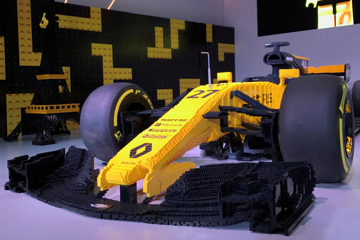 レゴで作られた実物大ルノーF1マシン、約810万円で落札