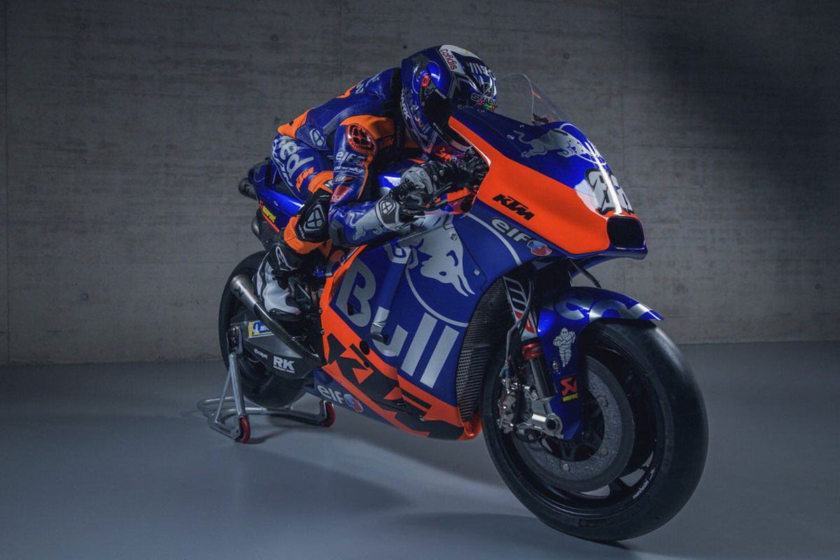 MotoGP | テック3、トロ・ロッソF1カラーの2019年マシンを披露