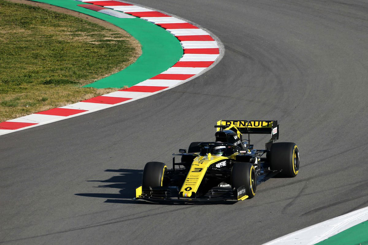 ダニエル・リカルド、ルノーのF1マシンで初走行 「テストが楽しみ」