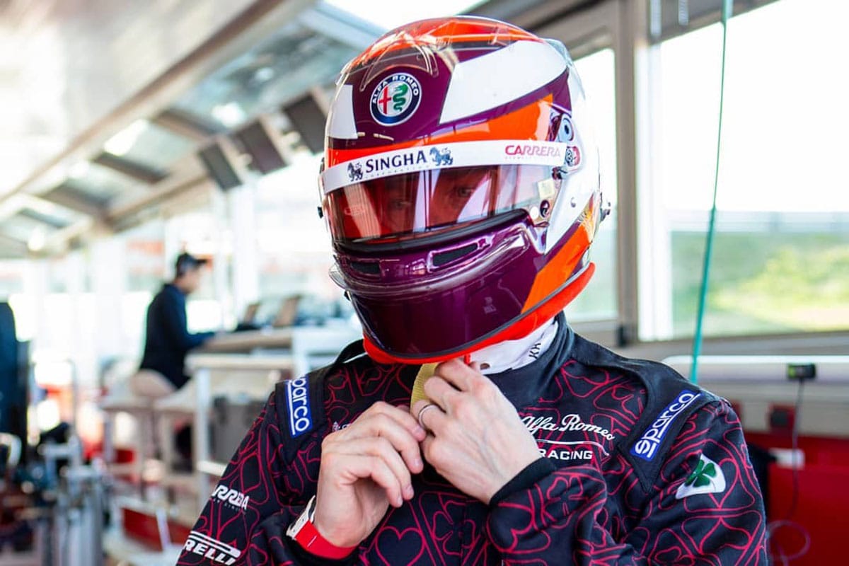 【画像】 キミ・ライコネン、アルファロメオ仕様のF1ヘルメット