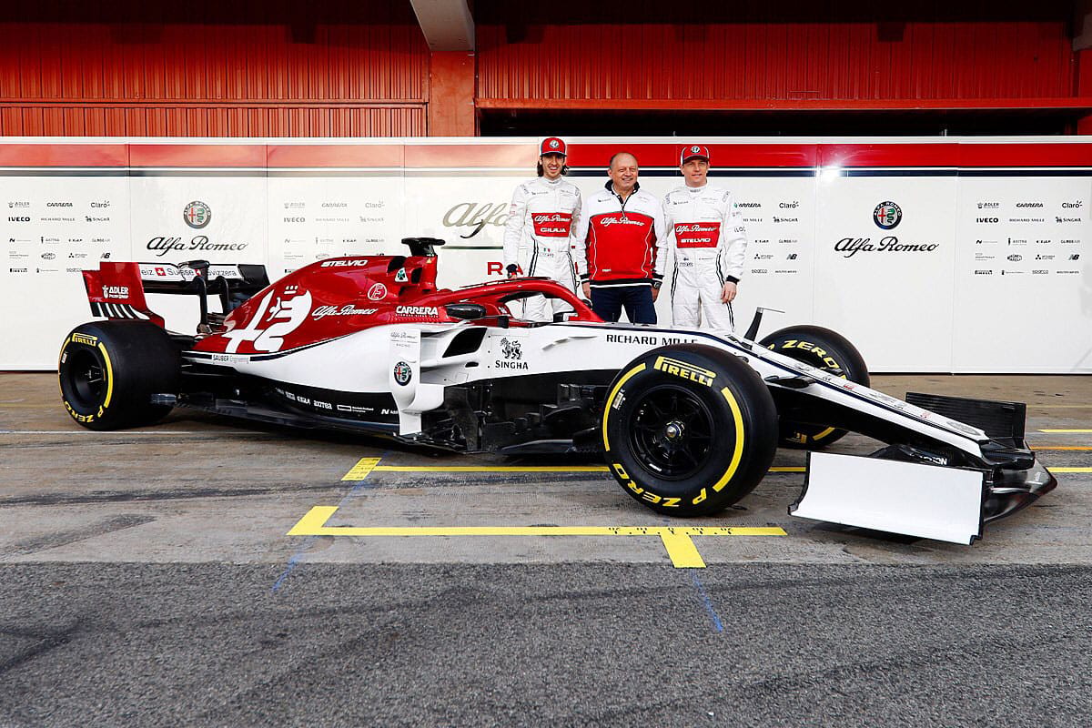 アルファロメオ・レーシング、2019年F1マシン『C38』を発表