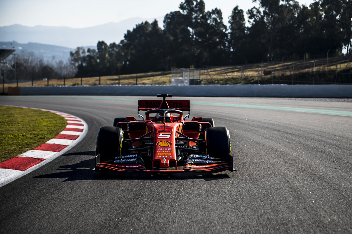 【動画】 フェラーリ、2019年F1マシン『SF90』をシェイクダウン