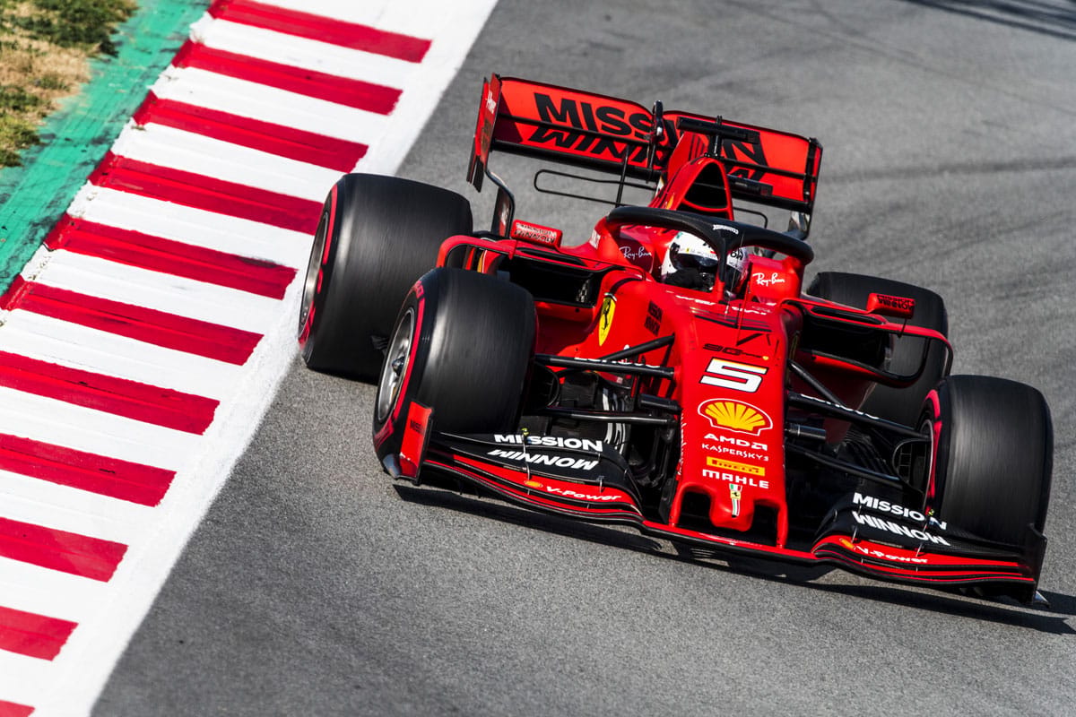 フェラーリ、最速マシンのSF90にオーバーヒートの問題？