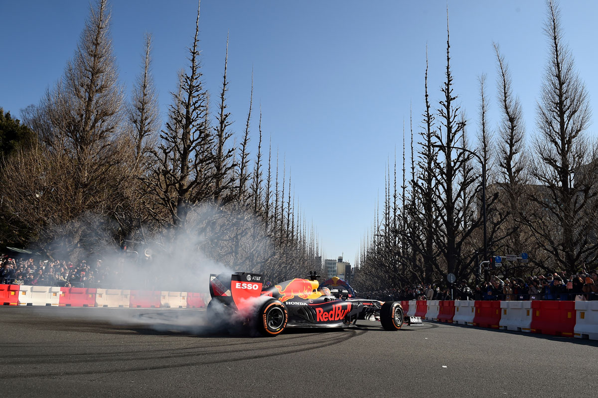【動画】 レッドブルのF1マシンが東京を疾走！Red Bull Showrun Tokyo