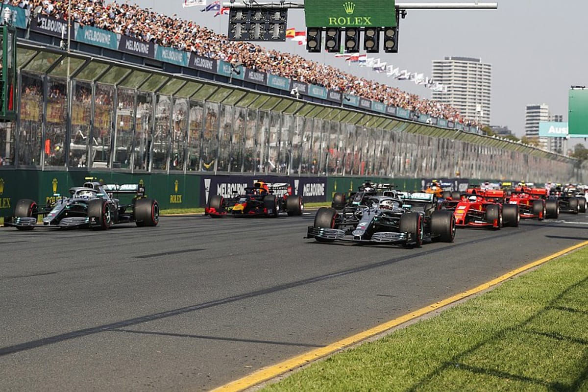 F1 | スタートシグナルの視認性の解決策に着手