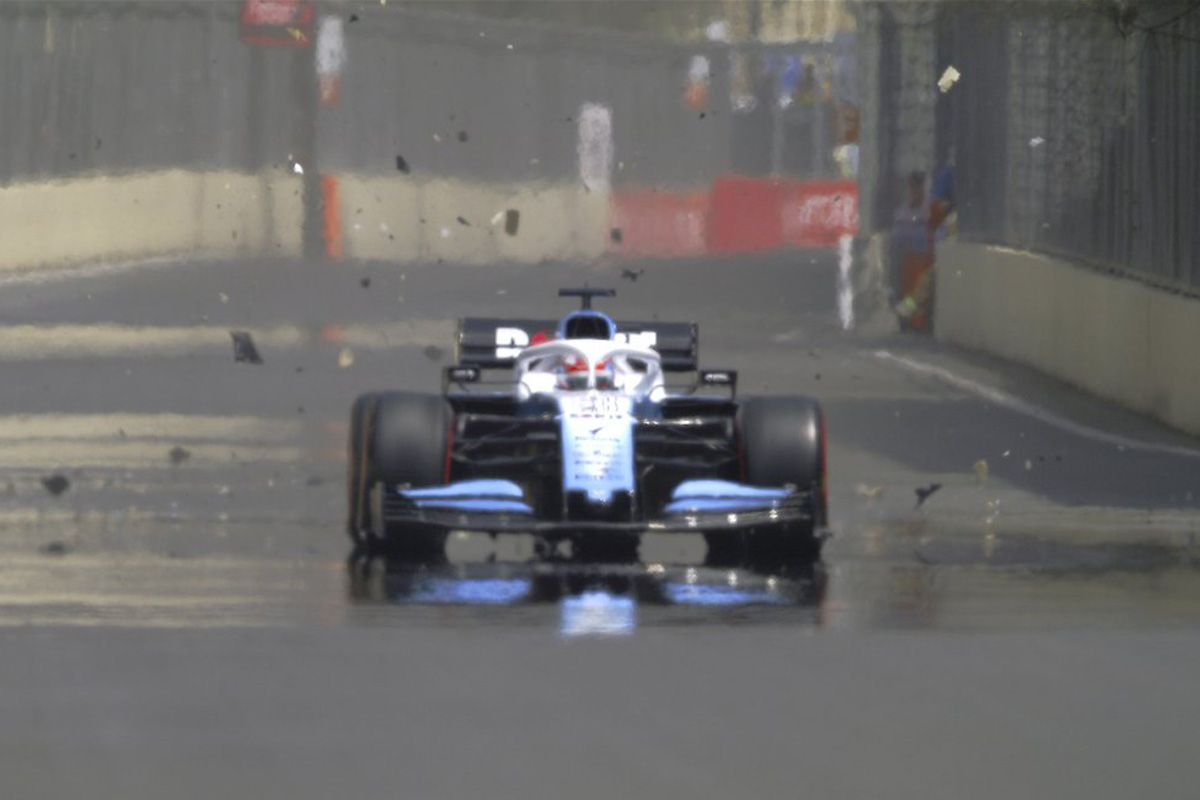 F1アゼルバイジャンGP | マンホールでラッセルがマシン破壊でFP1中止