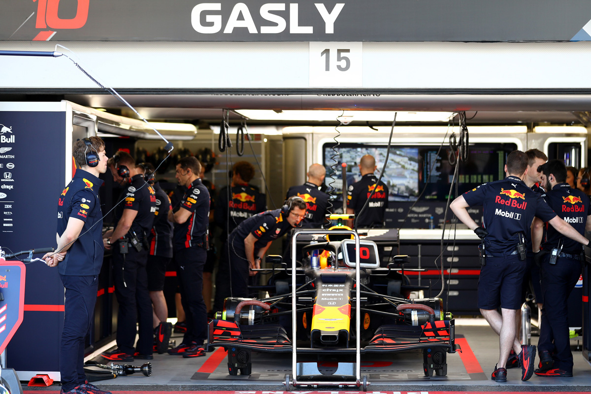 レッドブル・ホンダ | ピエール・ガスリーが燃料流量違反で予選失格