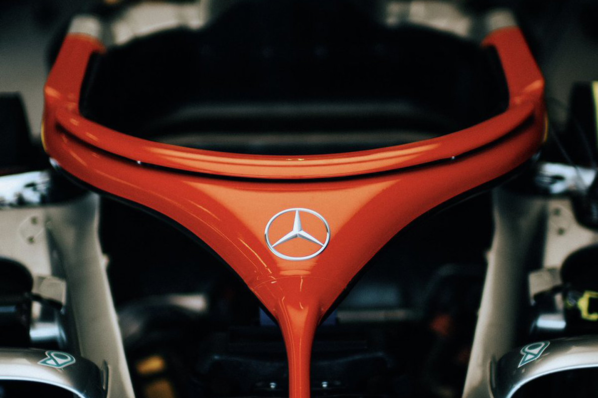 メルセデスF1、ニキ・ラウダへのオマージュとしてヘイローを赤に変更
