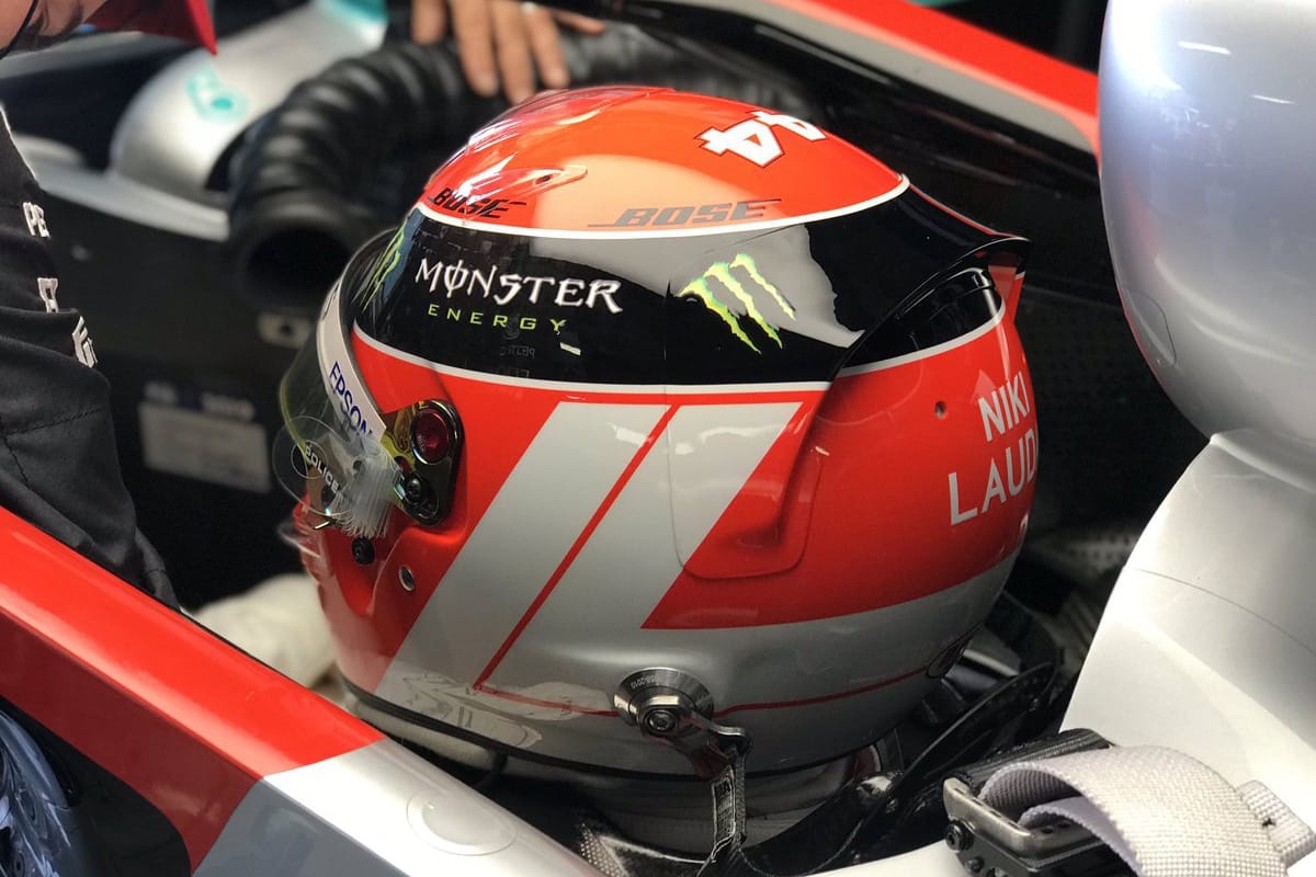 ルイス・ハミルトン、F1モナコGPでニキ・ラウダ追悼ヘルメットを着用