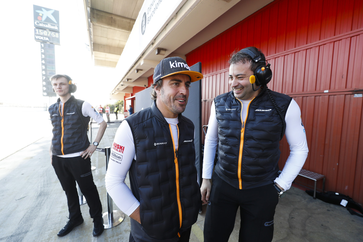 マクラーレン 「アロンソが復帰するには3台目のマシンの許可が必要」