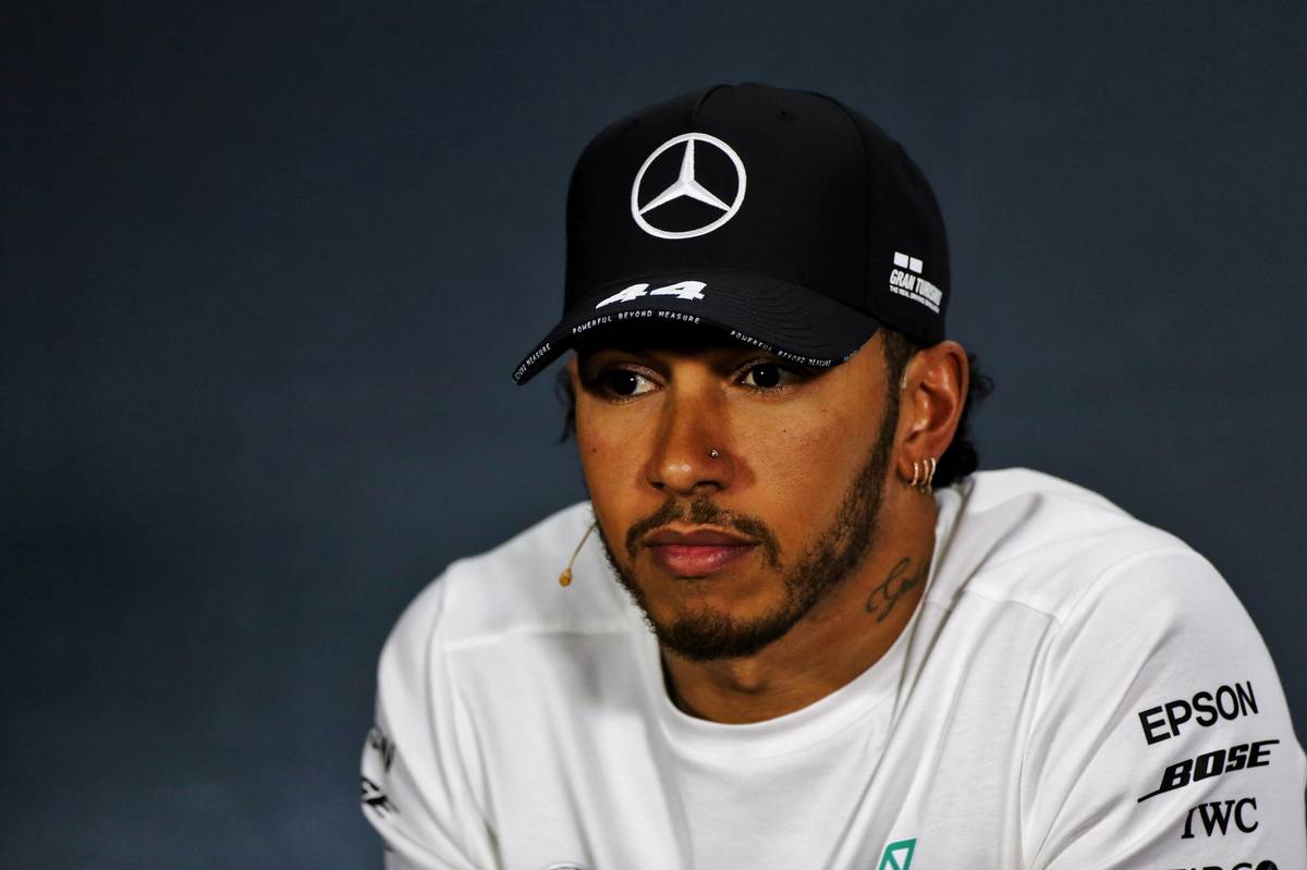ルイス・ハミルトン、デザイナーの追悼イベント参加で記者会見を欠席