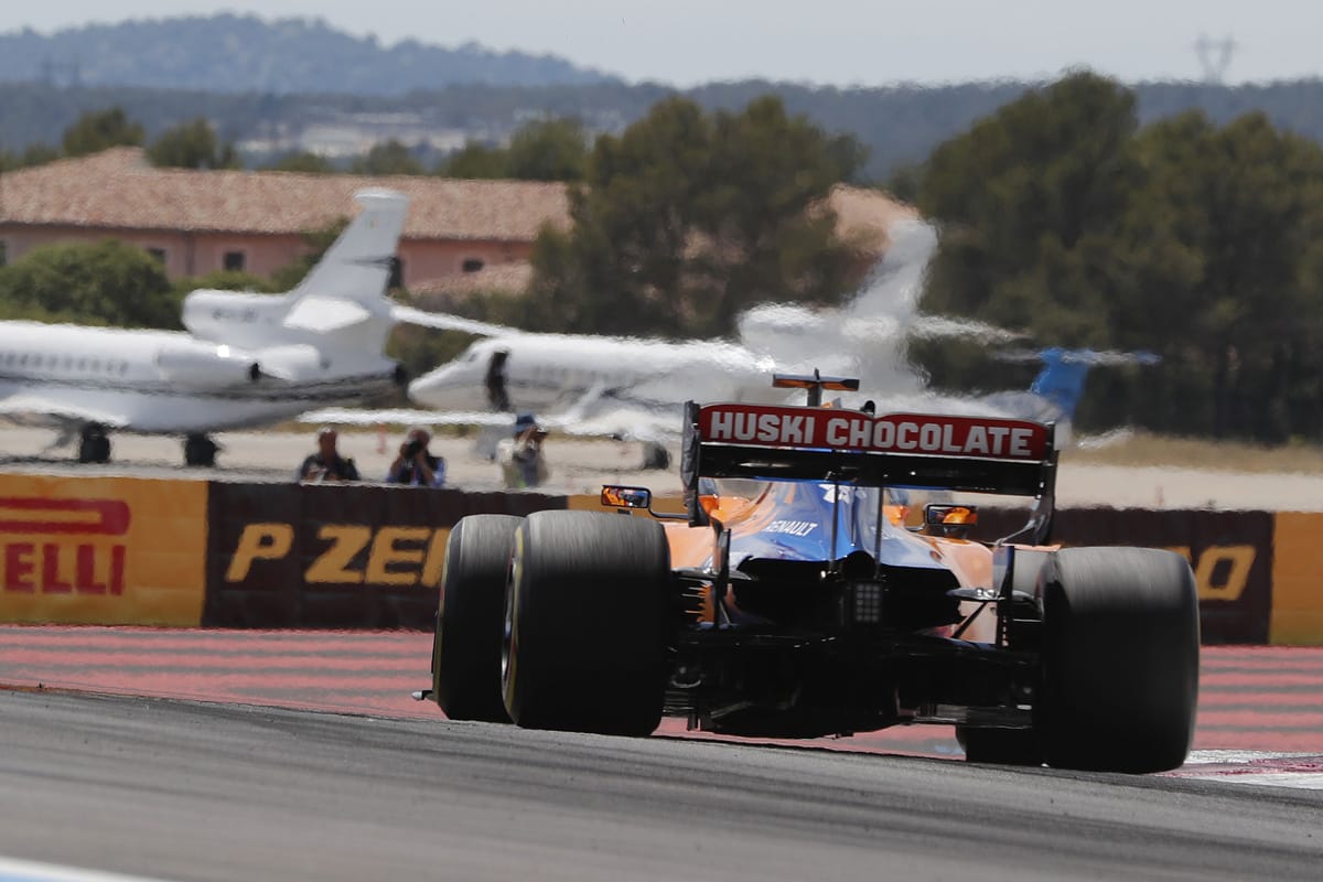 好調マクラーレン、ルノーの“スペックB”F1エンジンの導入時期でジレンマ
