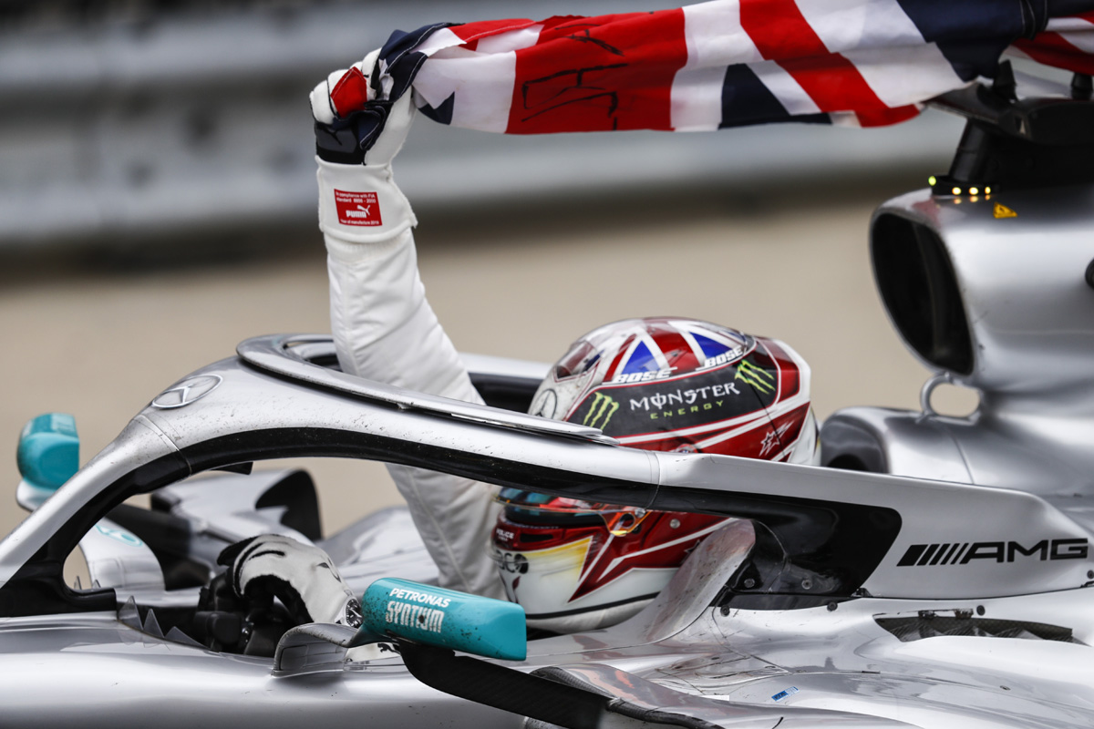 メルセデス、ルイス・ハミルトンのファステストラップに困惑