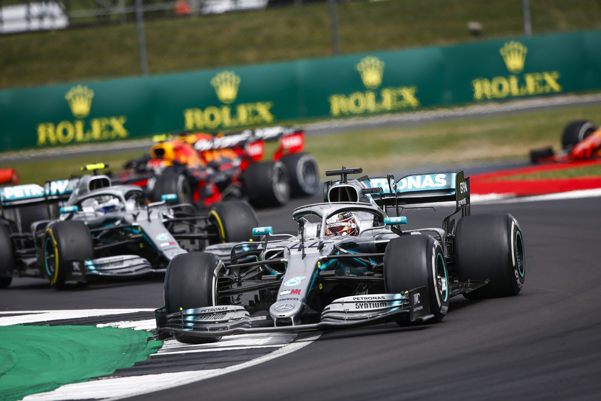 メルセデス 「F1にはハードレーシングが必要」