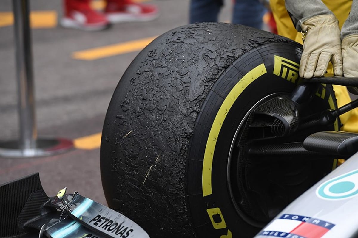 F1 「劣化の激しいタイヤをピレリに要求したのは間違いだった」