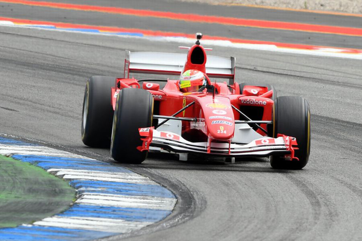 【動画】 ミック・シューマッハ、父の愛車フェラーリ F2004をドライブ