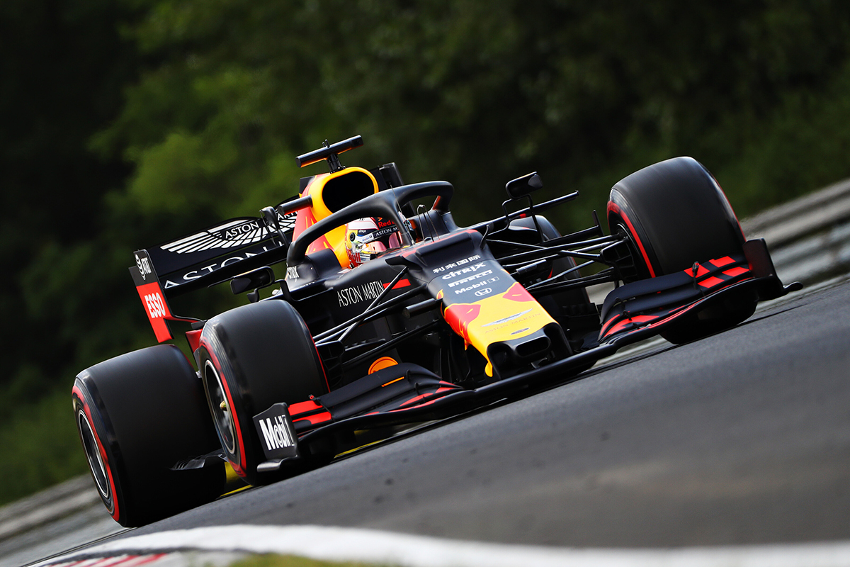 【速報】 マックス・フェルスタッペンがF1初ポールポジションを獲得!