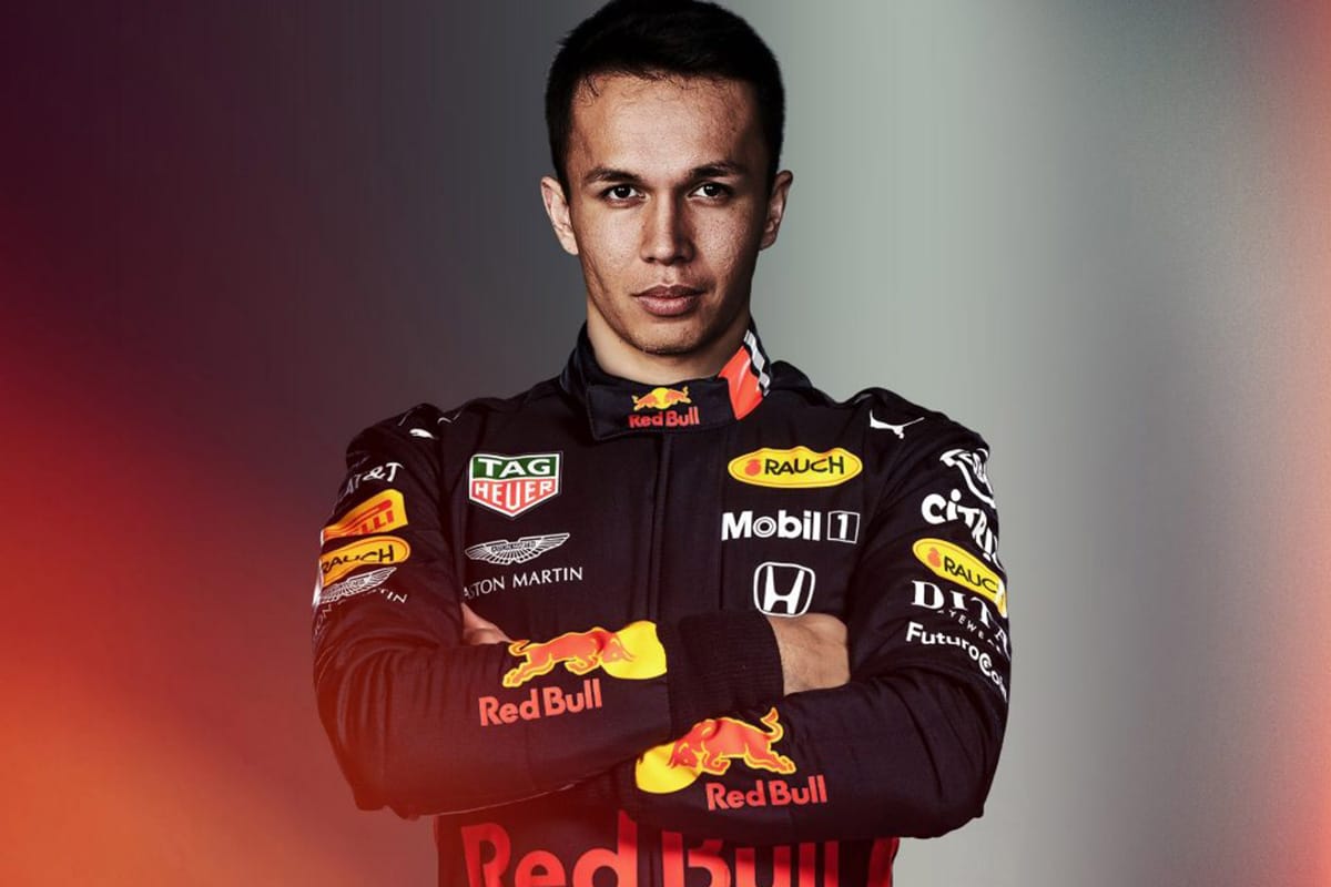 アレクサンダー・アルボン、レッドブル・ホンダのスーツ姿が解禁