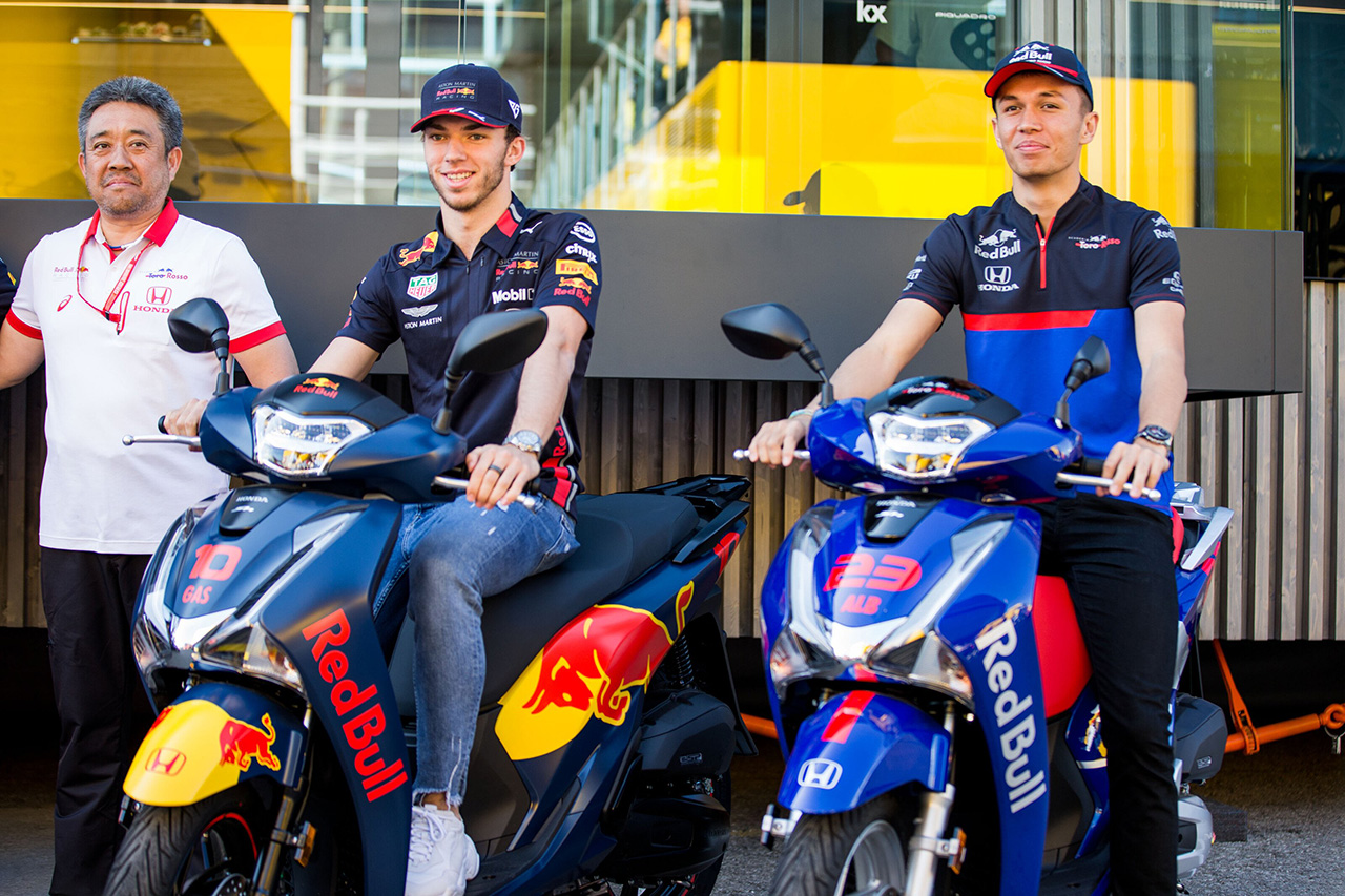 元F1ドライバーのミカ・サロ、レッドブルのドライバー交代を支持