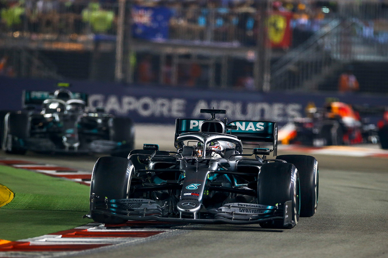 メルセデスF1 「ボッタスにアルボンを抑えさせたのはいい気分ではない」