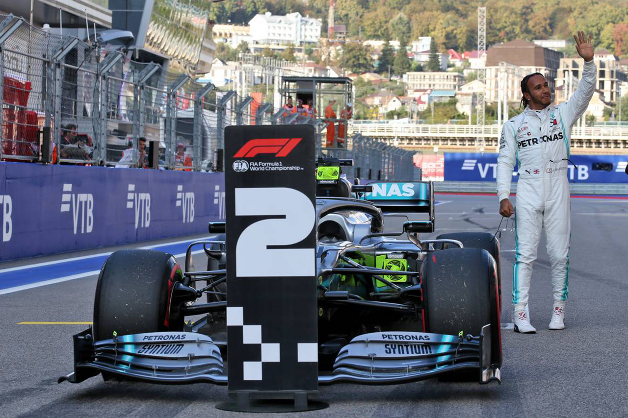レッドブルF1代表 「メルセデスの予選モードはもはやアフタヌーンティー」