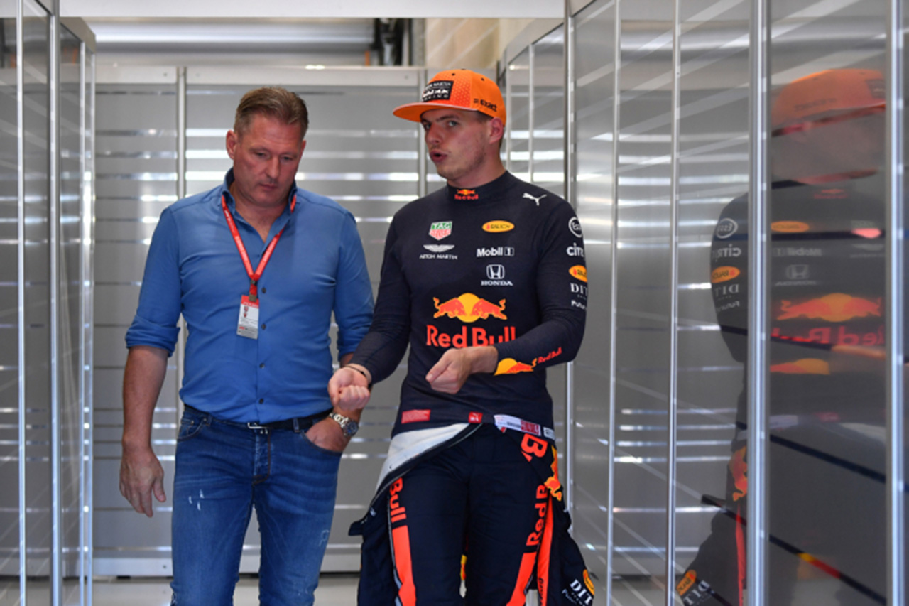 「レッドブル・ホンダがF1日本GPまでに0.5秒差を縮めるのは不可能」