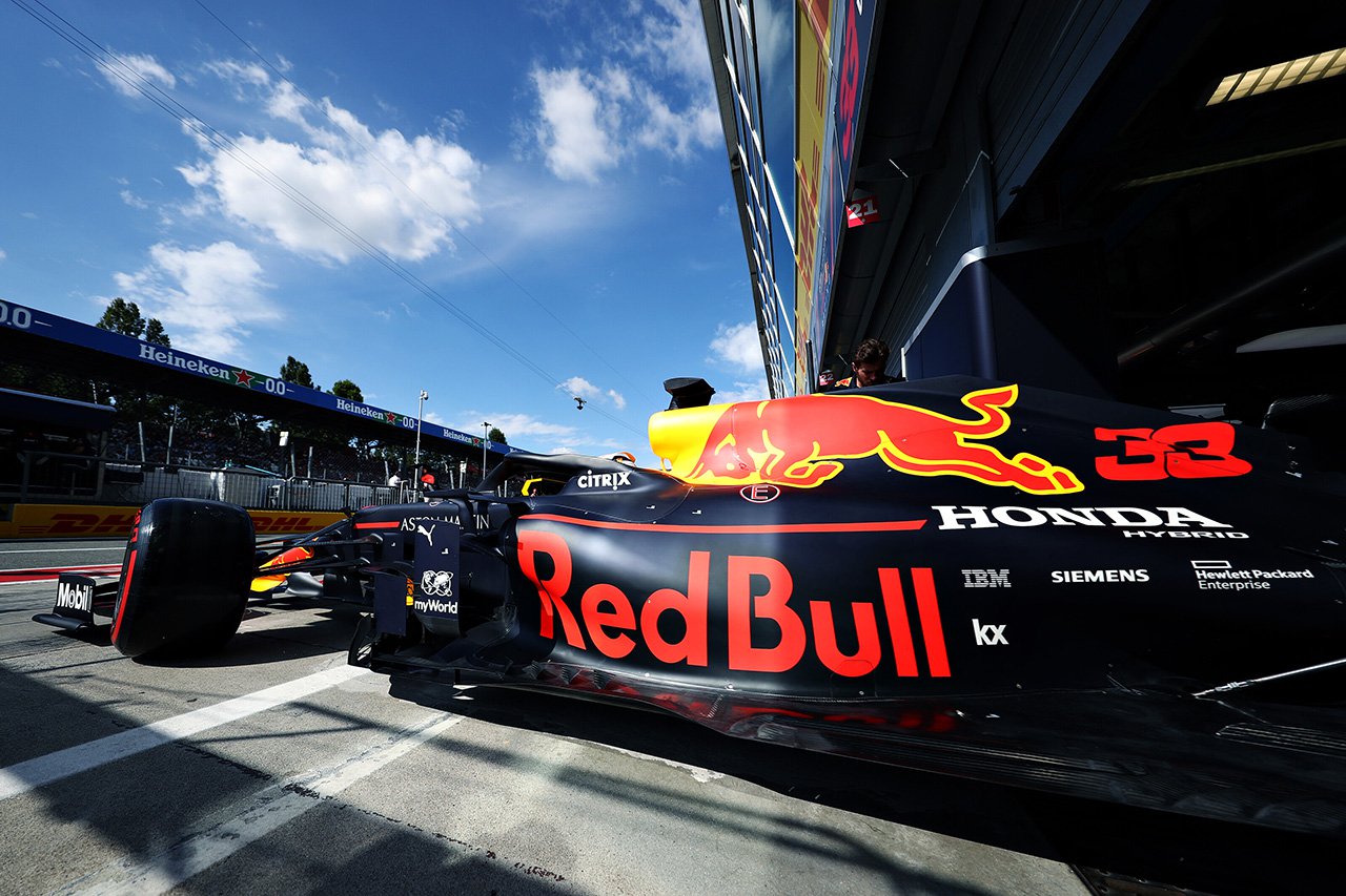 F1日本GPのタイヤ選択が明らかに。メルセデスが保守的なチョイス