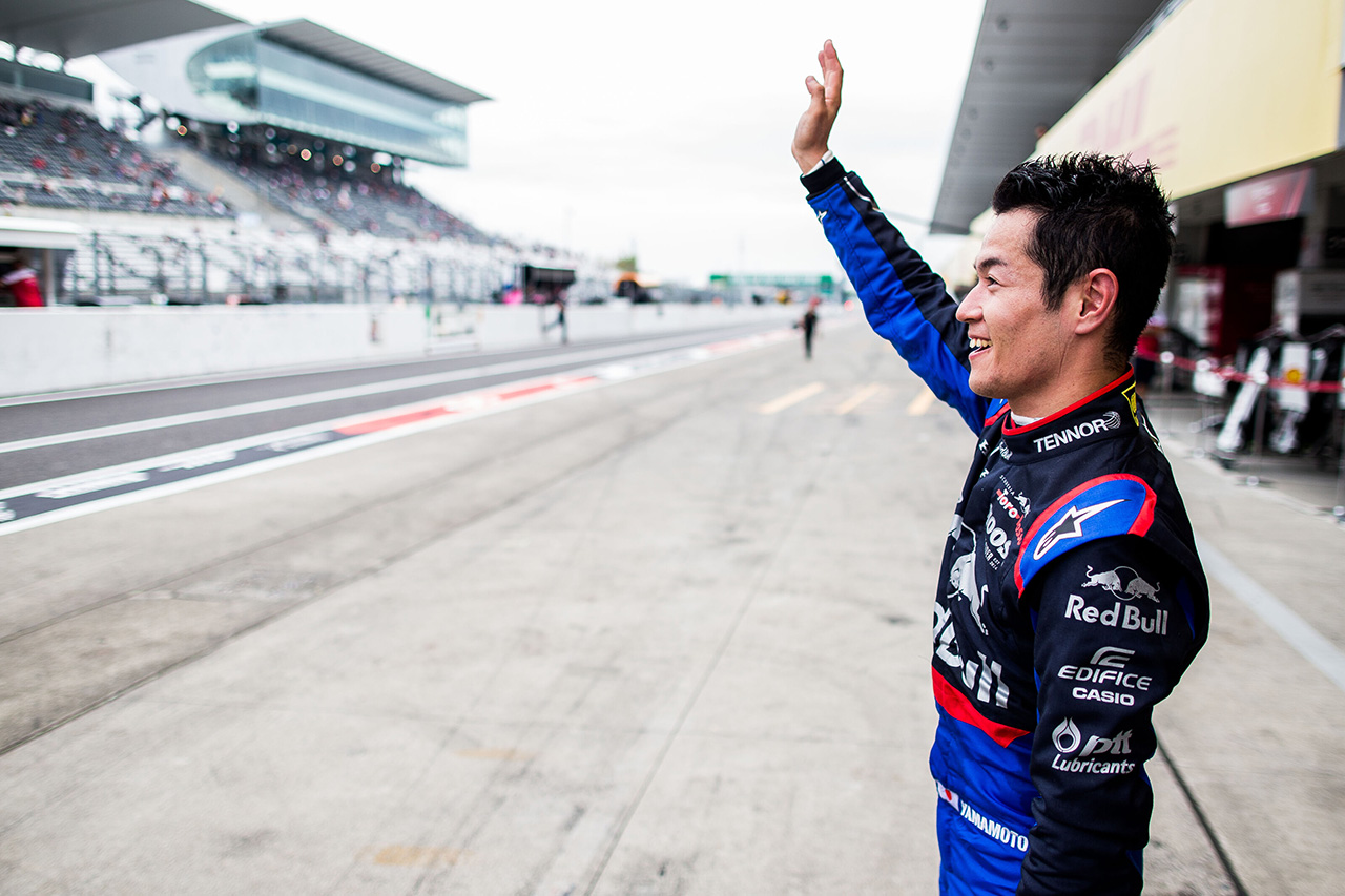 狩野恵理アナ、夫・山本尚貴のF1走行を観戦「無事に終わりホッとした」
