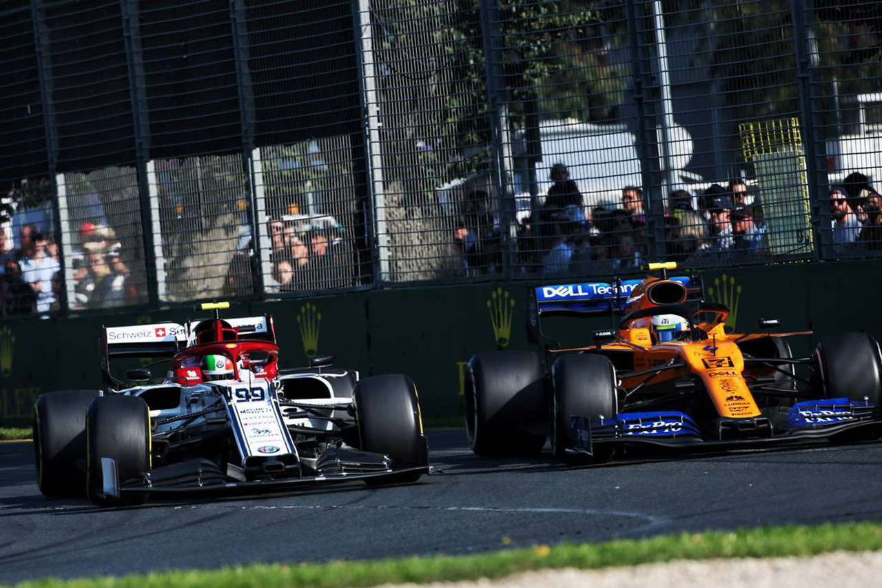 ロマン・グロージャン、F1放送の中団バトルの露出不足に分割画面を提案