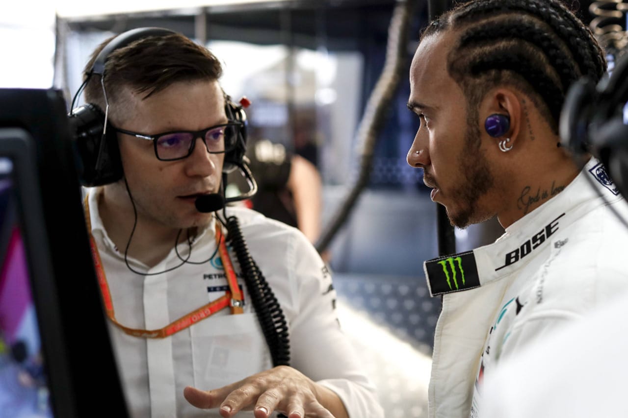 ルイス・ハミルトン、2連戦でレースエンジニアの“ボノ”が帯同せず