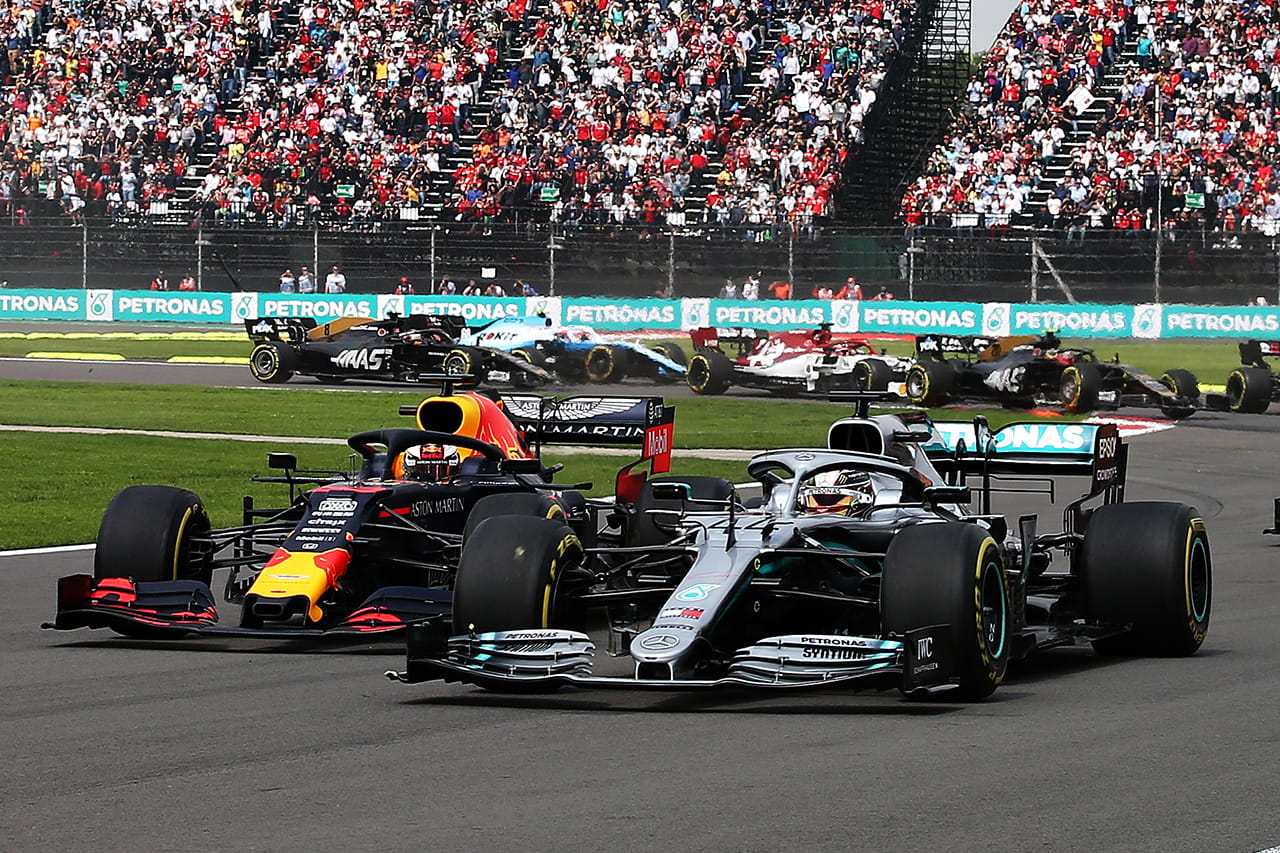 ルイス・ハミルトン、フェルスタッペンの走りを非難「愚かなドライバー」