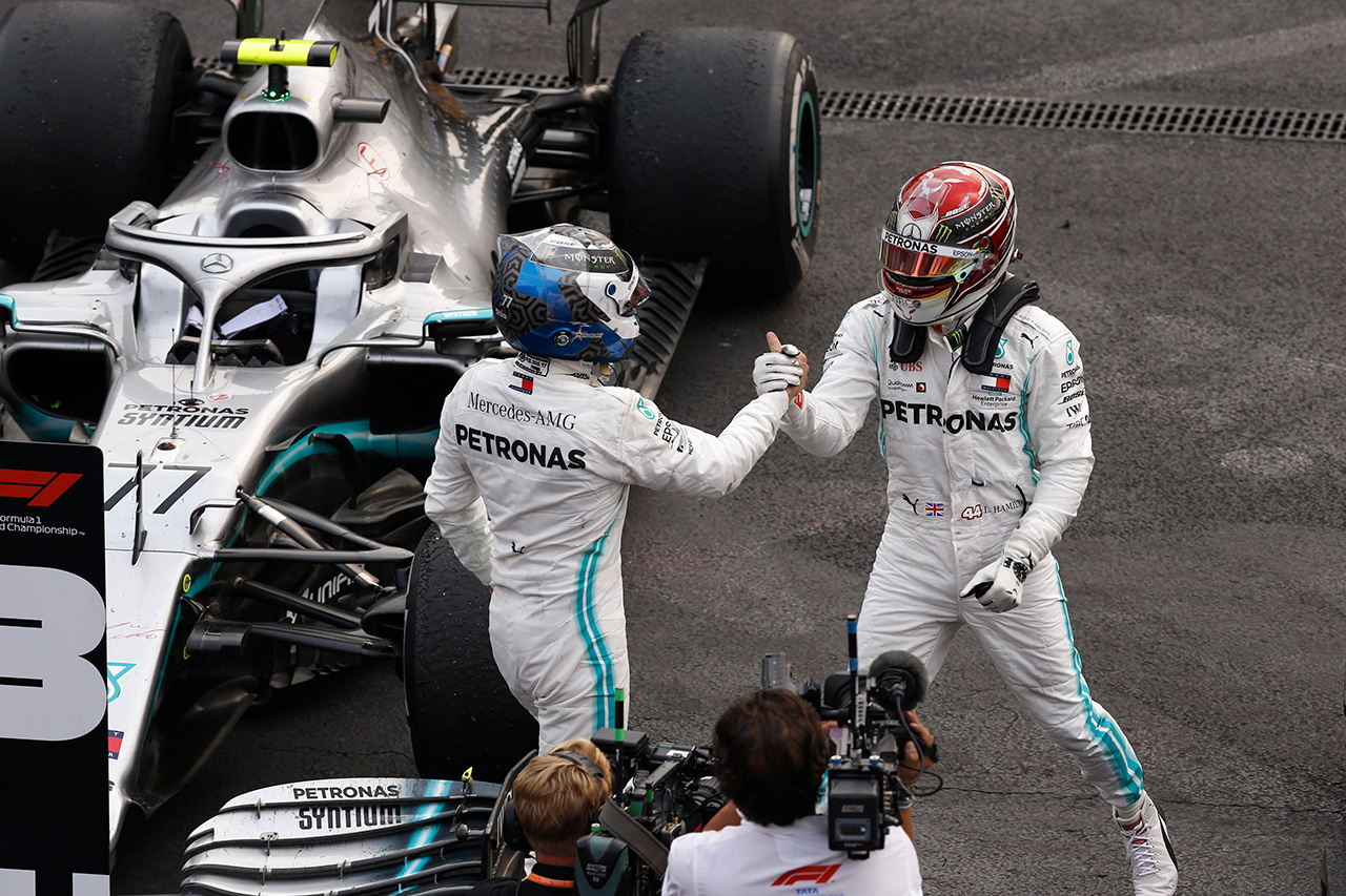 メルセデス、苦手としたF1メキシコGPでチーム力で1-3フィニッシュ