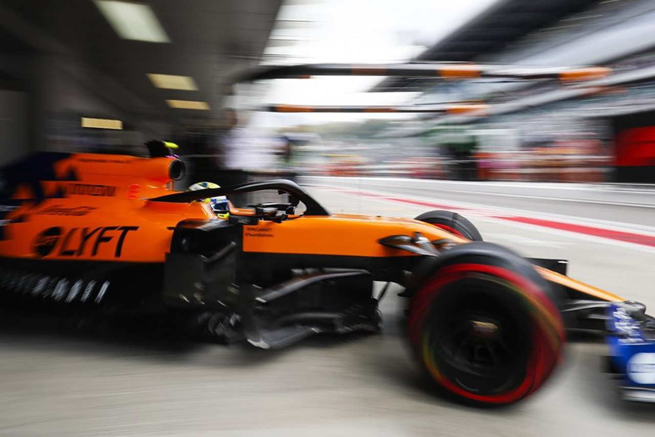 マクラーレンF1、リッチエナジーのツイートに不快感
